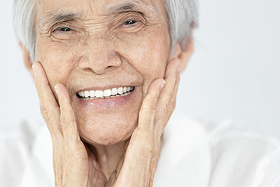 How Do You Get Used to New Dentures?