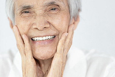 How Do You Get Used to New Dentures? How Do You Get Used to New Dentures?